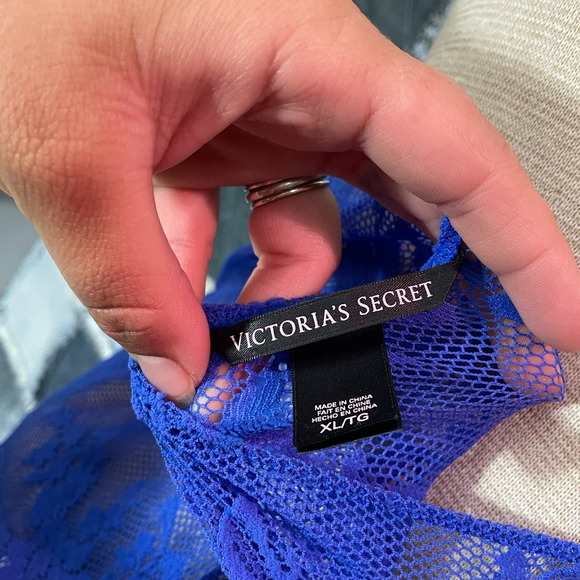 Victoria's Secret Backless Lace Dress - Picture 5 of 5